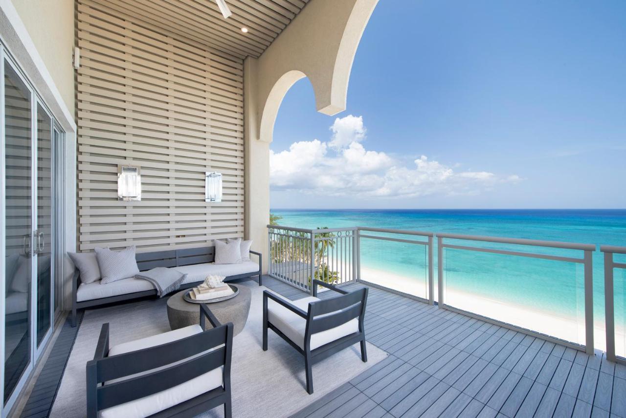 Club Se7En At Beachcomber George Town Exteriör bild