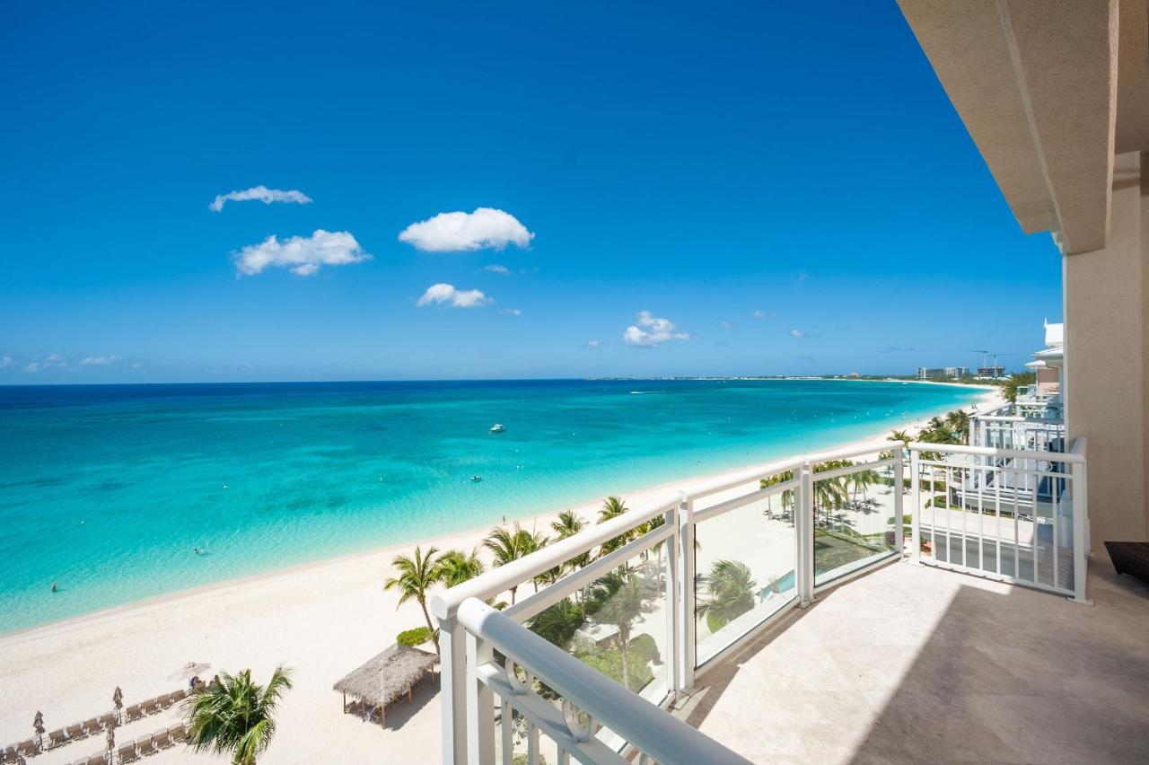 Club Se7En At Beachcomber George Town Exteriör bild